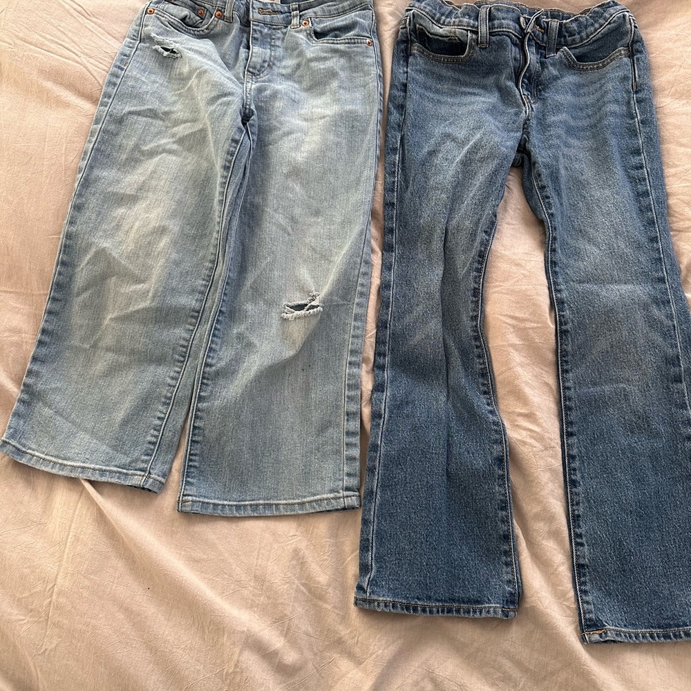 Girls Levi’s and old Navy jeans